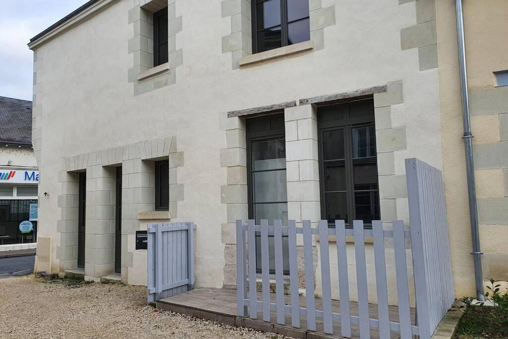 Logis Du Magny, 5 Min A Pied Du Chateau D'阿姆博斯 外观 照片